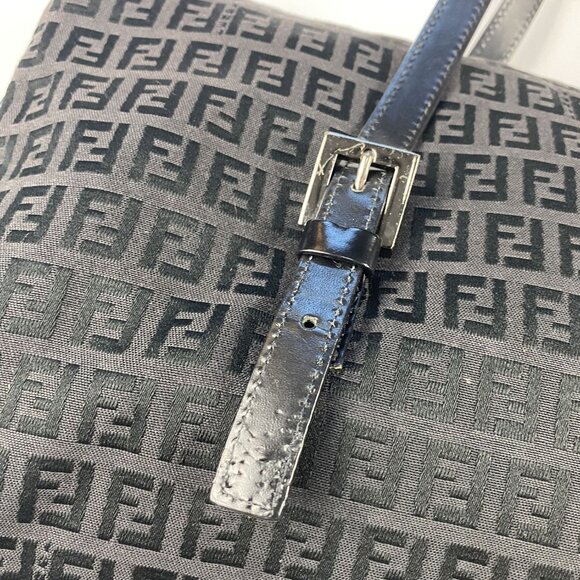 Fendi Large Baguette Bag - Picture 7 of 16